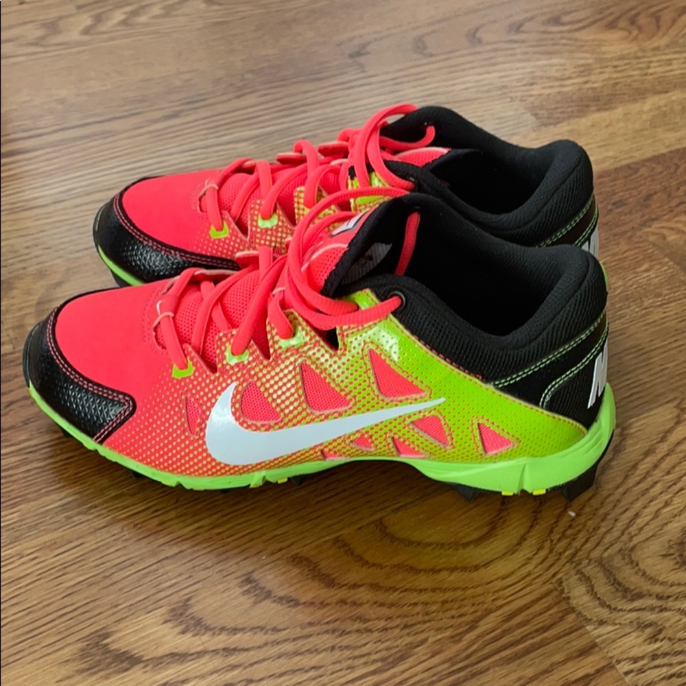 New baseball / softball cleats